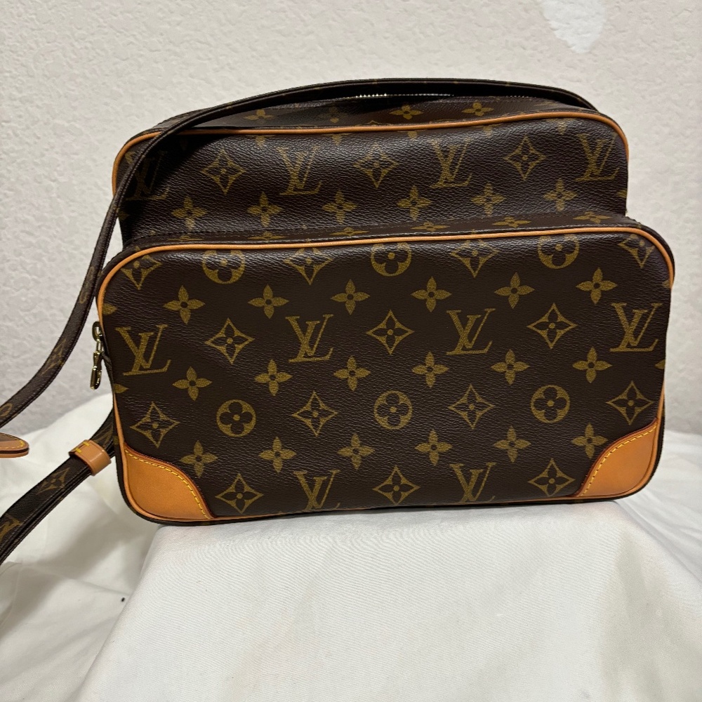 Louis Vuitton Nil 28